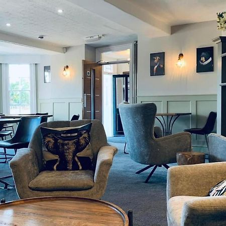 The Lion Hotel Llansantffraid-ym-Mechain Exteriér fotografie