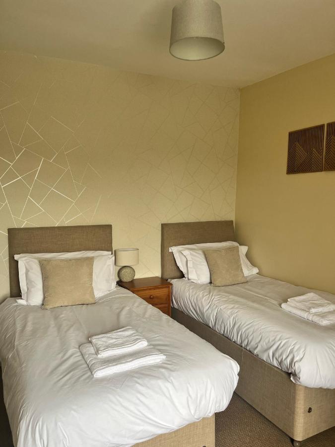 The Lion Hotel Llansantffraid-ym-Mechain Exteriér fotografie
